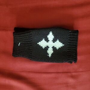 Black and White Knit Arm Warmer
